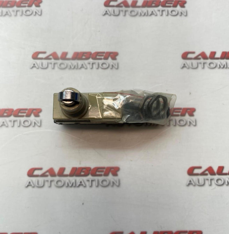 Load image into Gallery viewer, OMRON SHL-Q2255 Limit Switch - Caliber Automation Online Store
