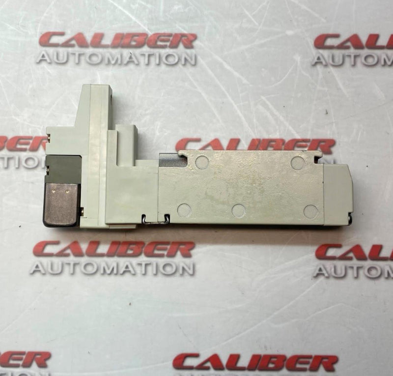 Load image into Gallery viewer, SMC VQ2100N-51 Solenoid Valve - Caliber Automation Online Store
