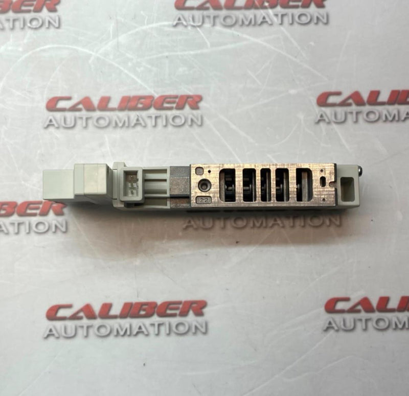 Load image into Gallery viewer, SMC VQ2100N-51 Solenoid Valve - Caliber Automation Online Store
