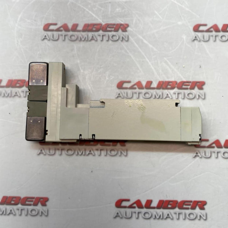 Load image into Gallery viewer, SMC VQ2200N-51 Solenoid Valve - Caliber Automation Online Store
