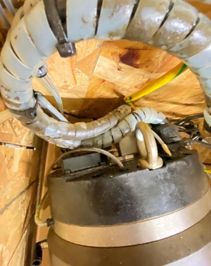 Load image into Gallery viewer, YASKAWA MATSUURA SPINDLE MOTOR UAASID-19LMU21 (USED) - Caliber Automation Online Store
