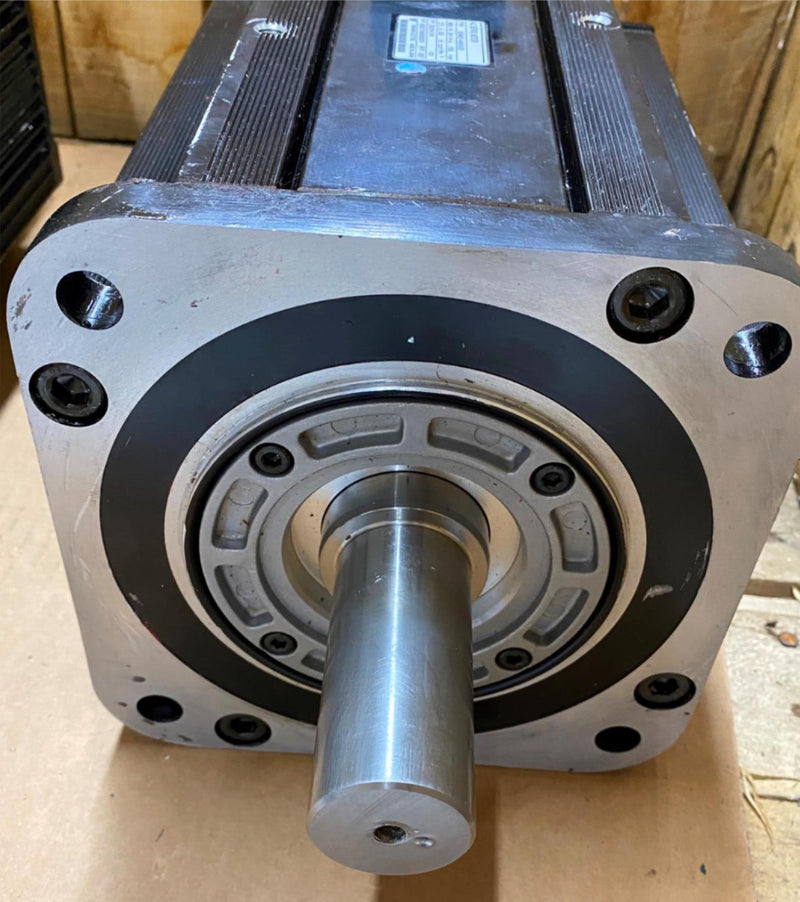 Load image into Gallery viewer, YASKAWA SGMKS-44A5A2B AC SERVO MOTOR (USED) - Caliber Automation Online Store
