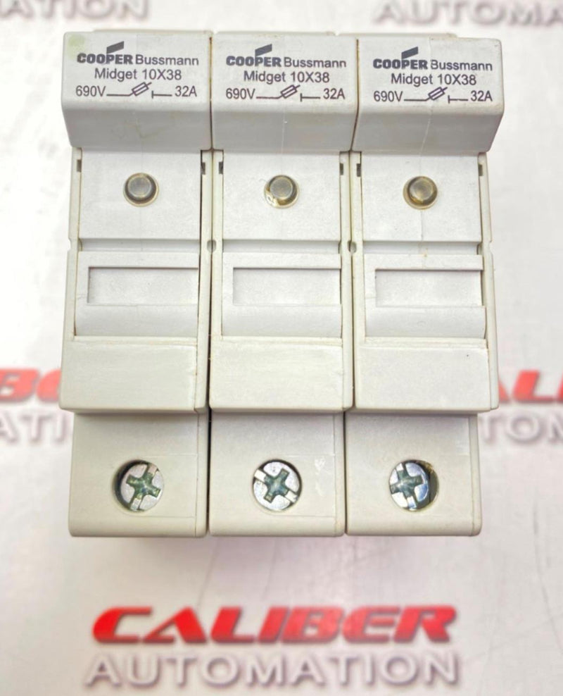 Load image into Gallery viewer, COOPER BUSSMANN CHM Midget Fuse Holder 690V,32A,3Pole (USED) - Caliber Automation Online Store
