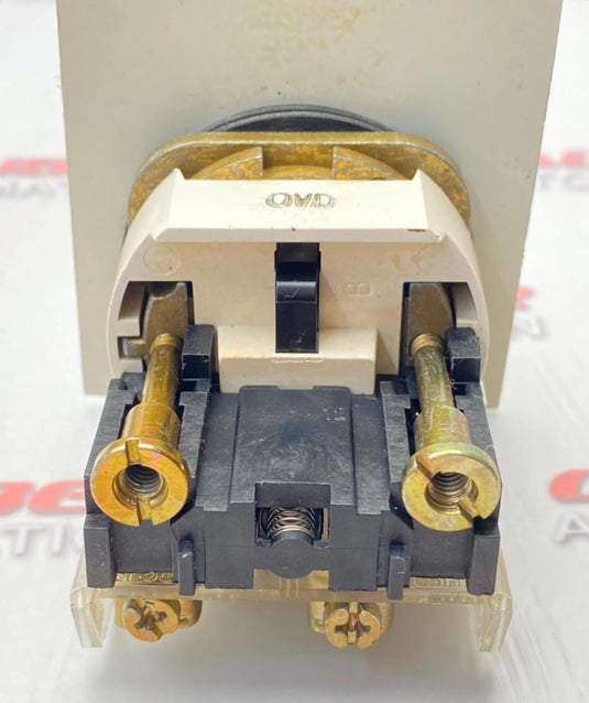 ALLEN  BRADLEY 800T-J91 Spring Return Selector Switch W/ 800T-XA  (USED) - Caliber Automation Online Store