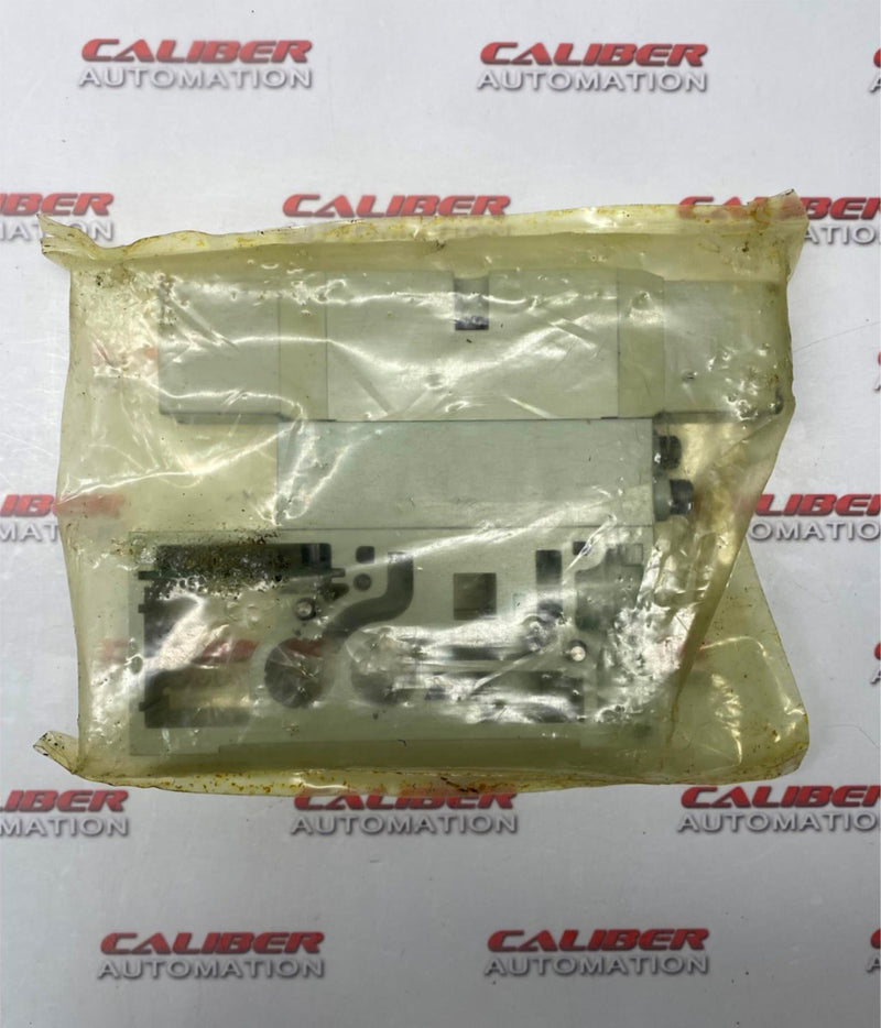 Load image into Gallery viewer, NUMATICS 123BB4Z6MN00061 Solenoid Valve - Caliber Automation Online Store
