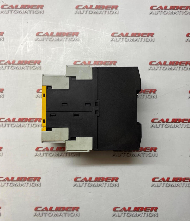 Load image into Gallery viewer, SIEMENS 3RK1105-1BE04-2CA0 Safety Monitor Relay - Caliber Automation Online Store

